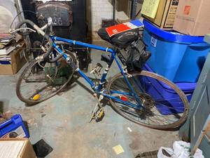 lot 5 image: Vintage Itoh Bike with Original Manual