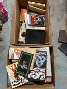 lot 12 image: Lifestyle and Spirituality Book Lot