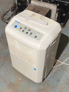 lot 14 image: Fedders Dehumidifier