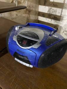lot 20 image: Memorex CD, Radio, Tape Player