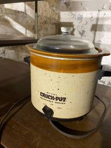 lot 21 image: Vintage Southwest Style Rival Crockpot