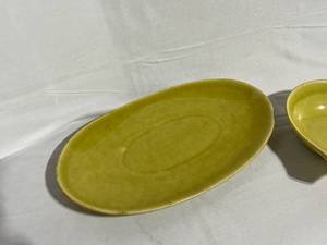 lot 75 image: Russel Wright Mfg Platter and Bowl - Chip & Dip