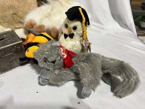 lot 136 image: Stuffed Animals Beanie Babies