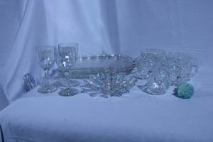 lot 72 image: Vintage Clear Iridescence Glass Snack Set