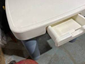 lot 174 image: Little Tikes Kids Craft Table