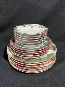lot 66 image: Vintage Fairfield Fine China Plate Set