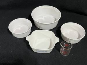 lot 52 image: Corningware Baking Dishes and Measuring Cup