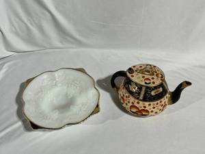 lot 43 image: Vintage Ornate Teakettle with Milk Glass Platter