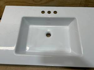 lot 112 image: Bathroom Sink