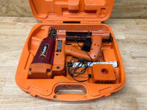 lot 43 image: PASLODE Cordless 16 Gauge 12 Crown Stapler with Battery, Charger and Case