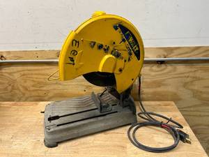 lot 118 image: DEWALT D28715 14 Cut-OffChop Saw