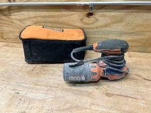 lot 83 image: RIDGID R2601 Random Orbit Sander with Case