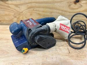 lot 27 image: RYOBI BE318-2 Belt Sander- 3 x 18