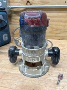 lot 17 image: RYOBI R163 Fixed Base Router 120v 8.5a 25000 RPM with Bag