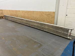 lot 19 image: Werner 28 Scaffold Plank