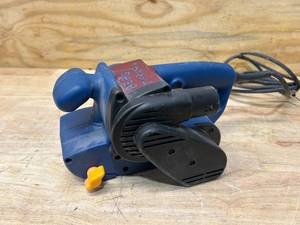 lot 105 image: BOSCH 3 X 18 Belt Sander