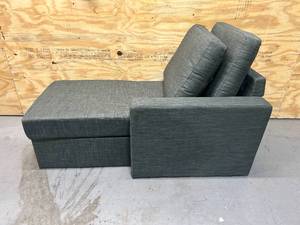 lot 131 image: Chase Lounger