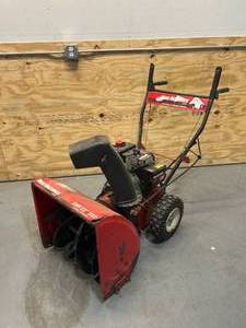 lot 136 image: YARD MACHINES 5HP 22 Snow Blower (Model 31A-611D129)