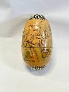 lot 8 image: Vintage Russian Nesting Doll Set