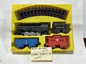 lot 21 image: Vintage Train & Track Set