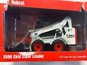 lot 54 image: Bobcat Diecast 5590 Skid Steer 125 #6989078