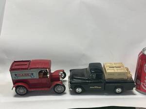 lot 60 image: Ertl Case Bank & Fleet Farm Limited Edition Truck