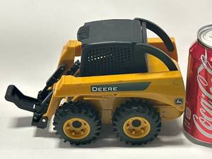 lot 67 image: Ertl John Deere Skid Steer