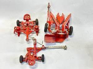 lot 99 image: Antique Lot of 3 Farm Toys