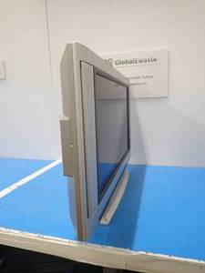 lot 8 image: Kreisen&nbspKR-270T 27 LCD TV  1280 x 768 resolution  includes power cable