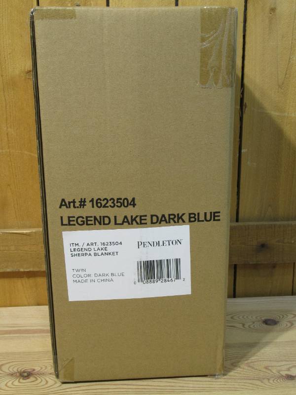 lot 29 image: Pendleton Sherpa Fleece Blanket Legend Lake Dark Blue Cozy Throw  Twin