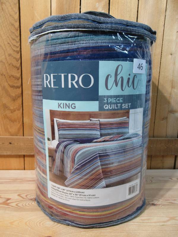 lot 46 image: Retro Chic 3-Piece Quilt Set, Multi-Color  King