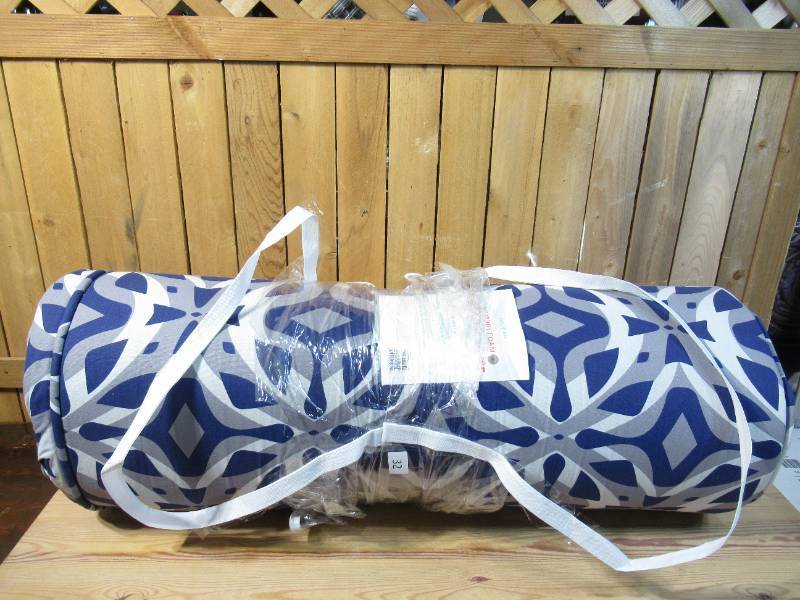 lot 32 image: Novaform Memory Foam Roll Out Lounger  Kaleidoscope Sky