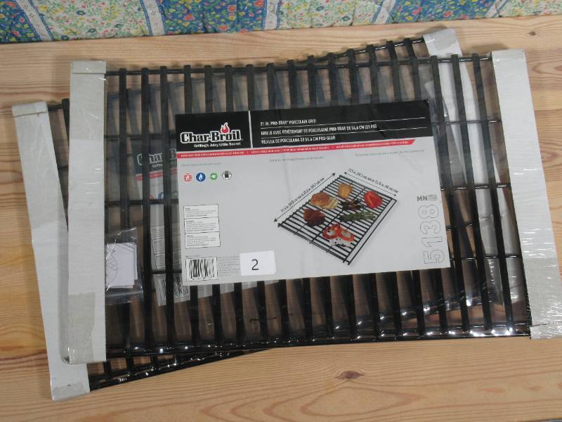 lot 2 image: Char-Broil Pro-Sear 21 Adjustable Porcelain Grid, 2 pack