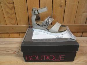 lot 55 image: Corkys Livingston Ankle Strap Platform Wedges, Womens Size 6  Silver