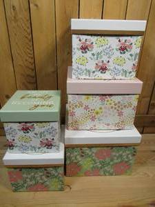 lot 19 image: Set of 5 Gift Boxes