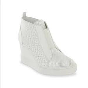 lot 54 image: MIA Christie Printed Pin Perforated Wedge Sneakers, Womens Size 6  White