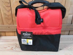 lot 94 image: Igloo Cooler Bag Playmate Gripper