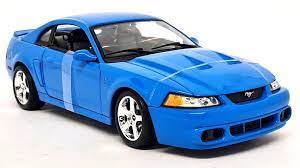 lot 73 image: Maisto 118 Ford Mustang SVT Cobra 2003 Blue Diecast Scale Model Car