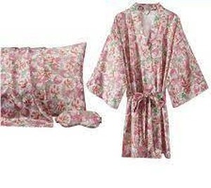lot 37 image: Lady Pepperell Robe, Sleep Mask & 2-Piece Pillowcase Gift Set
