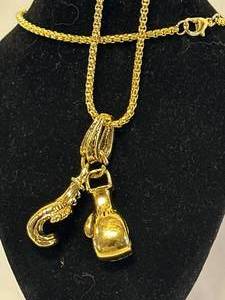 lot 40 image: Boxing Gloves Necklace
