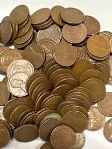 lot 52 image: 1 Full Pound of Wheat Pennies