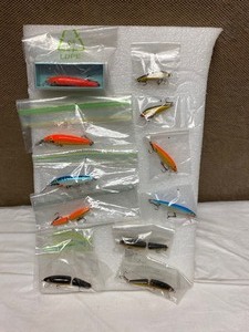 lot 11 image: 10 RAPALA LURE