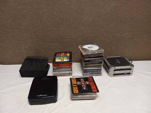lot 41 image: HUGE LOT OF CDS 30