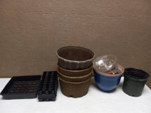 lot 70 image: POTTING ITEMS