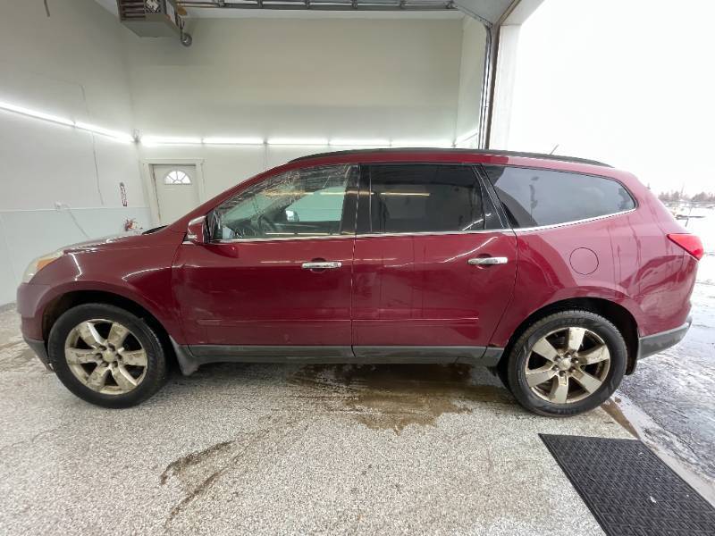 2011 Chevrolet Traverse LT - 2 OWNERS - AWD