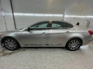 2014 Kia Cadenza Premium - 1 OWNER