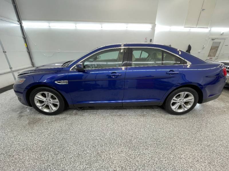 2015 Ford Taurus - 2 OWNERS - AWD