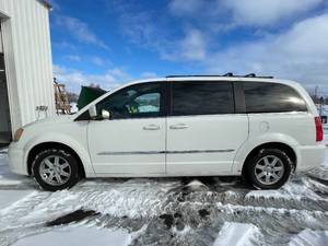 2011 Chrysler Town AND Country Touring