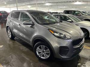 2017 Kia Sportage LX FWD..NEW MOTOR