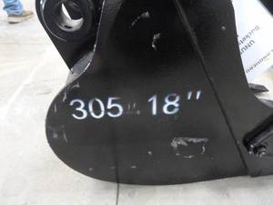 lot 8 image: LANDHERD Mini Excavator Bucket Cat 305